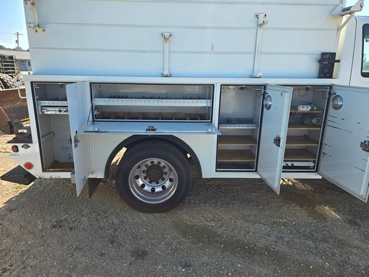 2011-international-durastar-4300-image-16