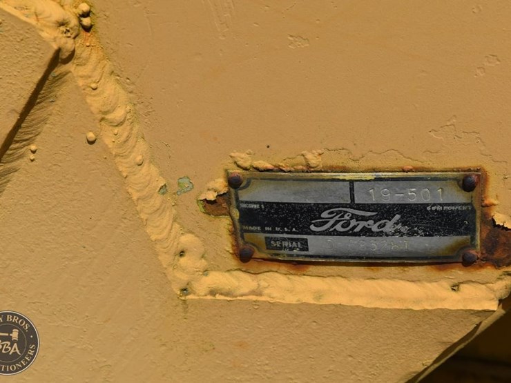 1970-ford-4500-image-57