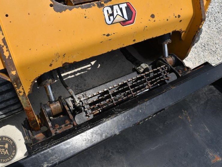 2019-caterpillar-299d3-image-21