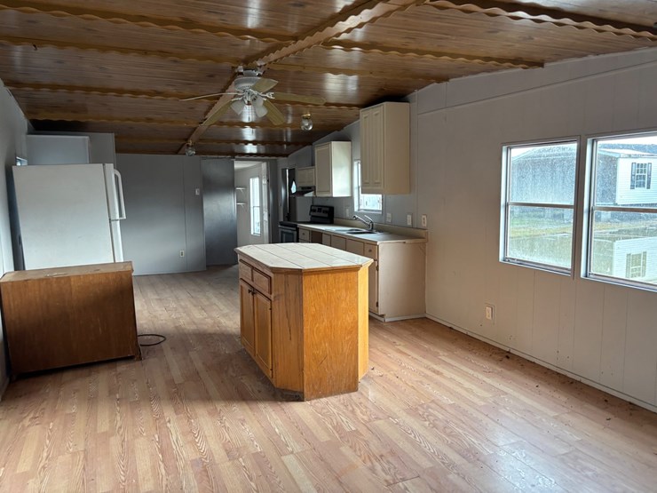 #305-•-mobile-home-image-32