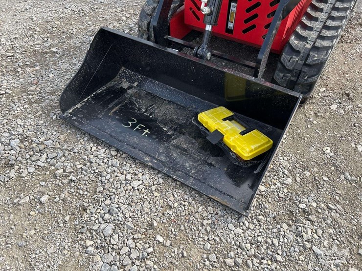 2026-ssl60-mini-track-loader-skid-steer-image-8