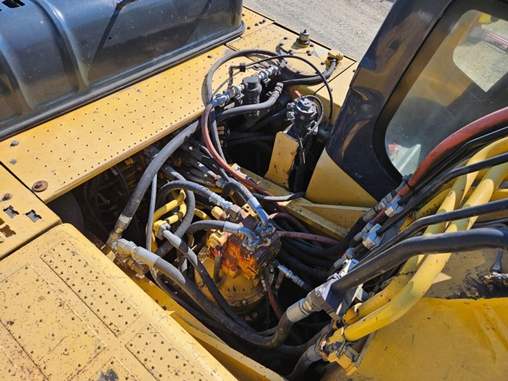 2006-komatsu-pc300-lc-image-47