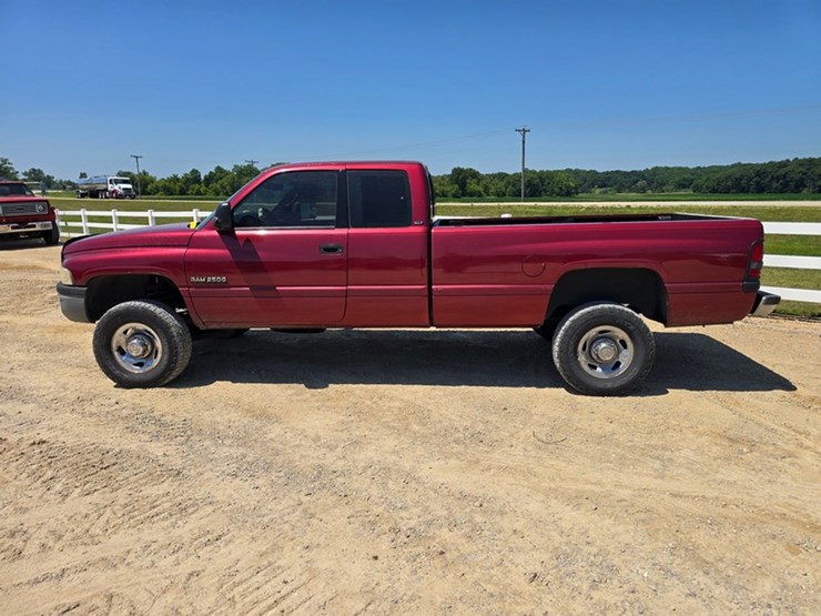 1996-dodge-ram-2500-image-2