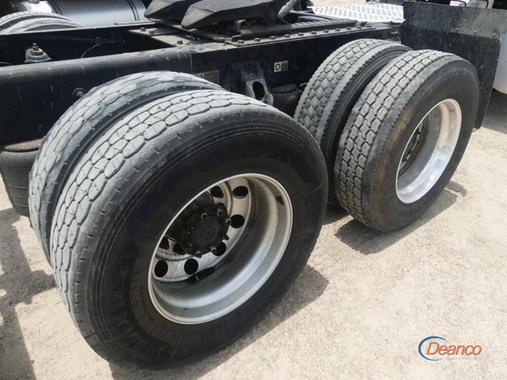 2022-kenworth-t680-image-8