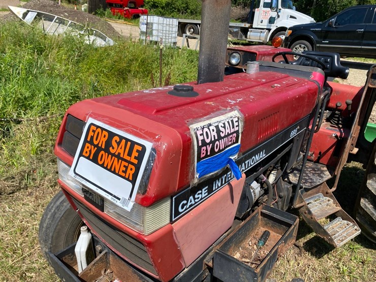 case-ih-695-2-wd-tractor-image-9