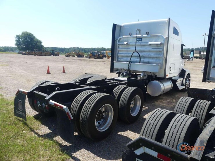 2022-kenworth-t680-image-2