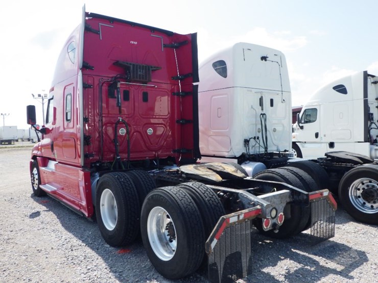 2016-freightliner-cascadia-125-evolution-image-15