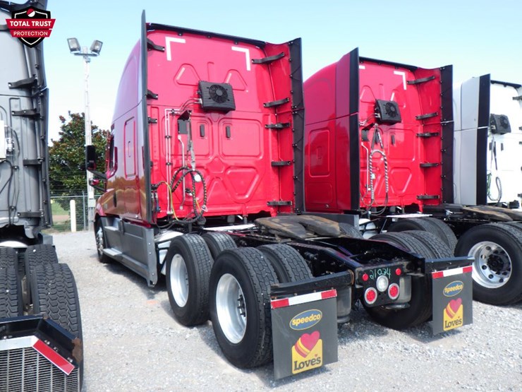 2022-freightliner-cascadia-126-image-14