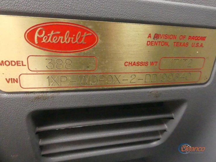 2013-peterbilt-388-image-22