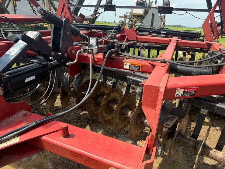 case-ih-330-image-37
