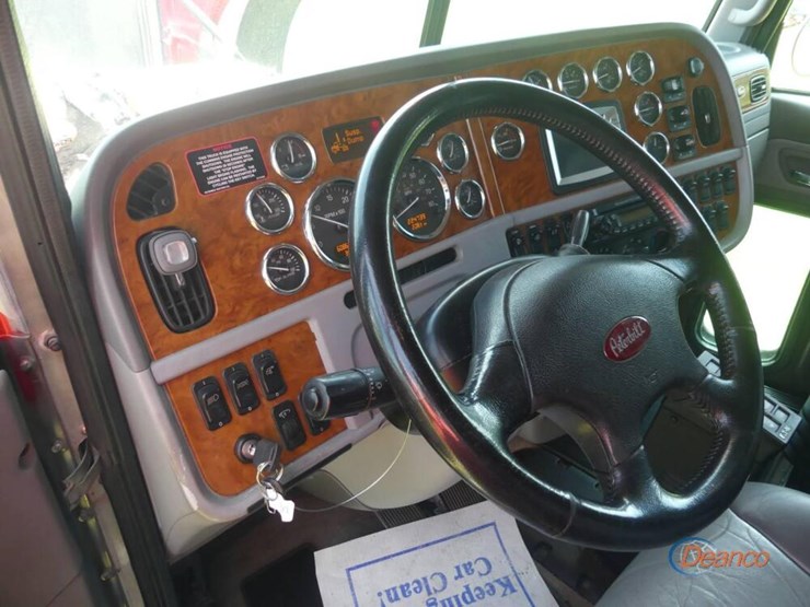 2009-peterbilt-388-image-15