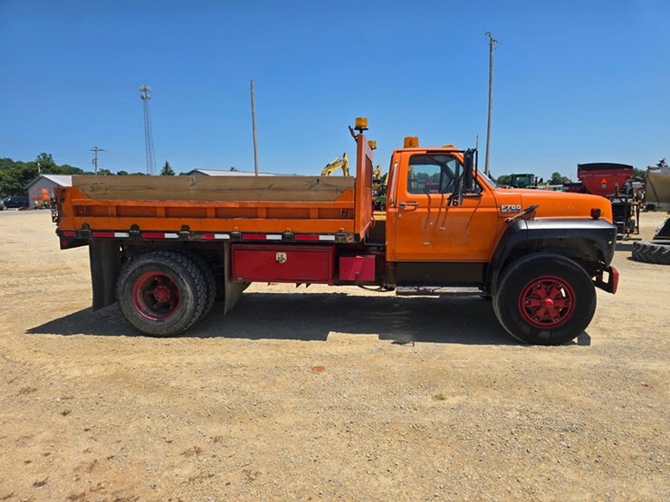 1991-ford-f700-image-7