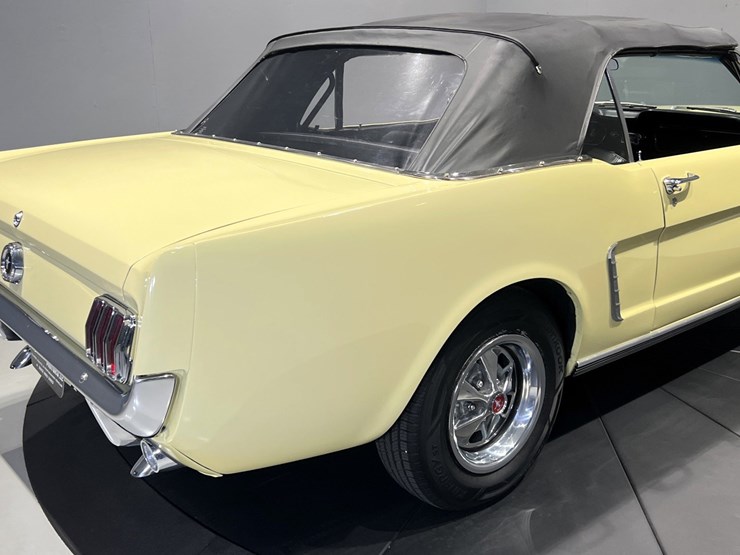 #1512-•-1965-ford-mustang-convertible-image-29