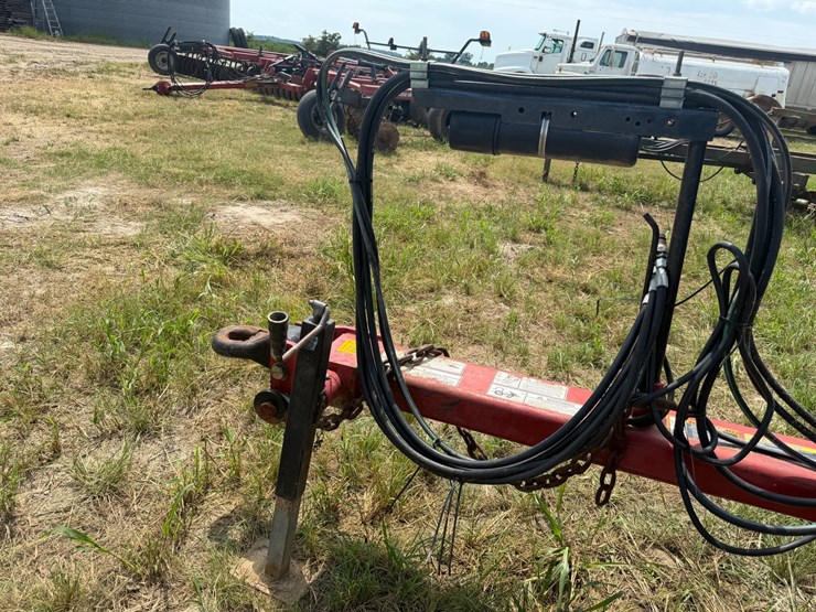 case-ih-330-image-40
