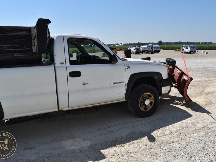 2004-chevrolet-silverado-1500-image-26