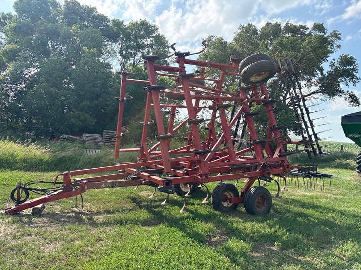 case-ih-4300-image-3