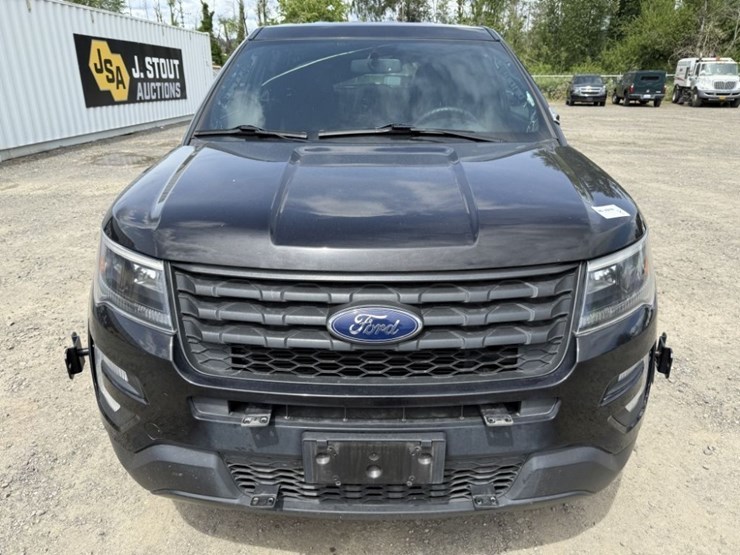 2019-ford-explorer-image-8