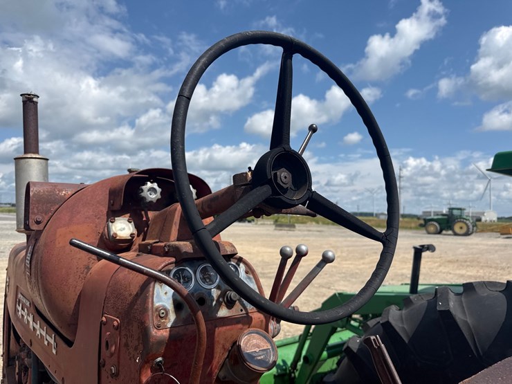 #45331-•-mccormick-farmall-450-tractor-933-inv#-45331-image-24