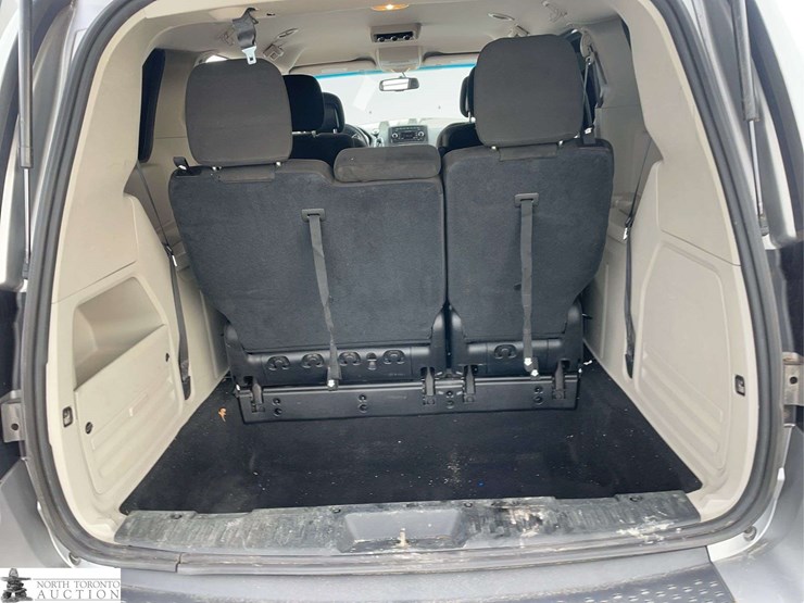 2016-dodge-grand-caravan-sxt-image-22