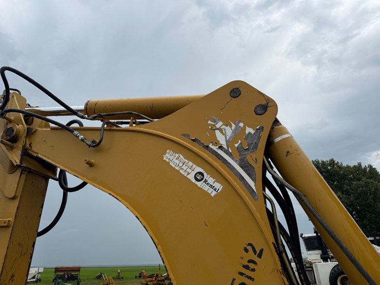 2006-caterpillar-420d-image-23