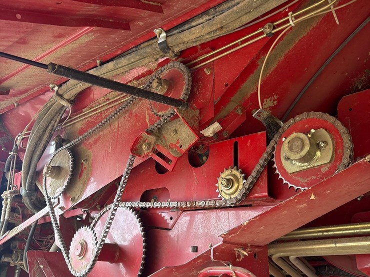 2006-international-2388-axle-flow-combine-image-57