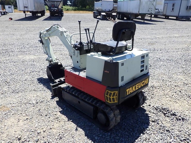 takeuchi-tb080-image-7