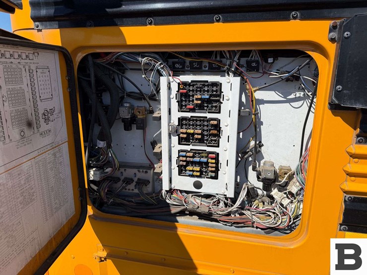 2013-blue-bird-bb-conventional-school-bus-image-15