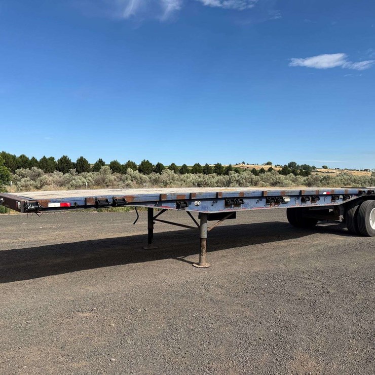 1974 UTILITY FLATBED