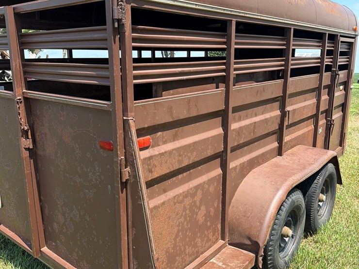 1984-circle-j-6ft-x-16ft-bumper-hitch-livestock-trailer-image-19