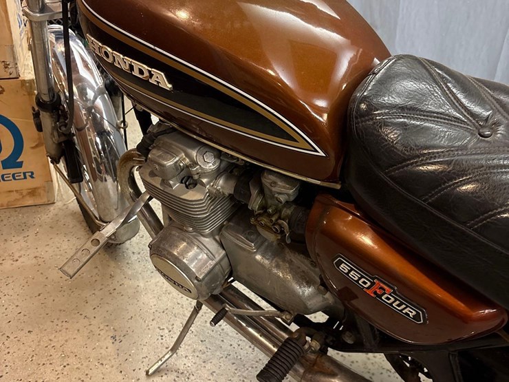 1976-honda-cb550-motorcycle-image-12