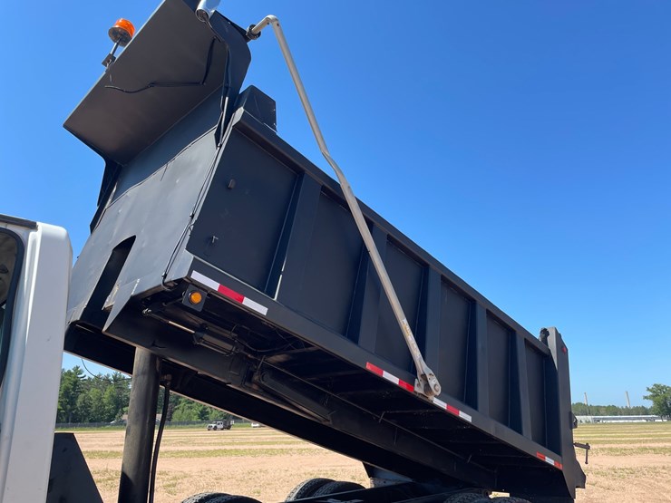 2003-international-durastar-4400-image-17