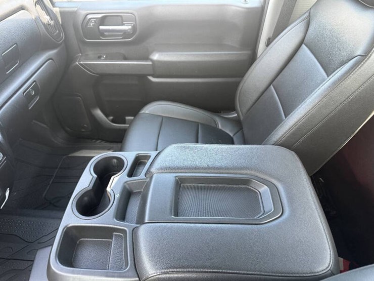 2020-chevrolet-silverado-2500hd-image-10