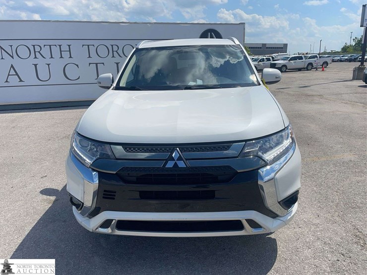 2022-mitsubishi-outlander-image-2