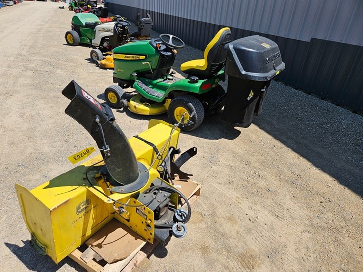 john-deere-x300-image-4