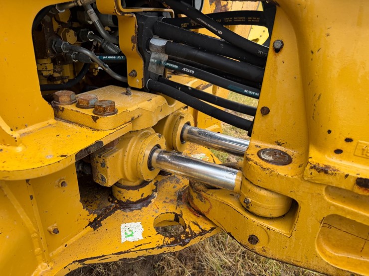 2006-caterpillar-420d-image-39