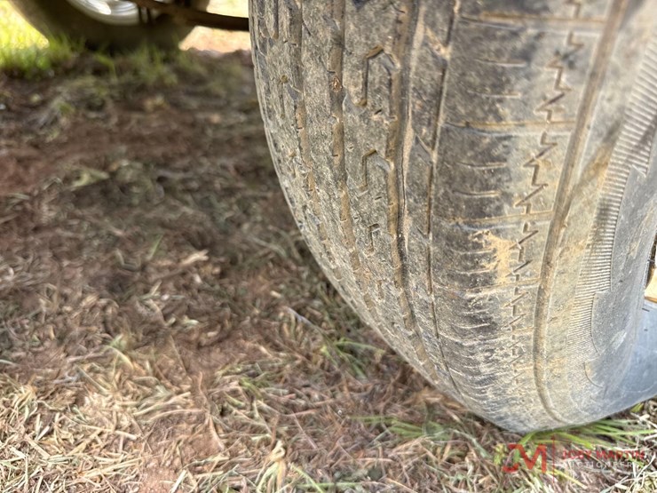 compair-1850-towable-air-compressor-image-14
