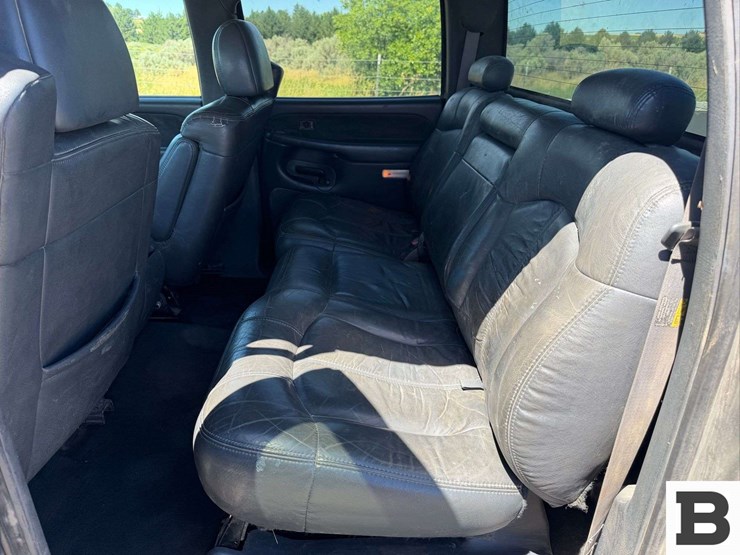 2002-chevrolet-silverado-2500hd-image-23