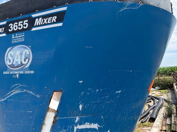 sac-3655-maxi-mixer-feeder-wagon-image-20