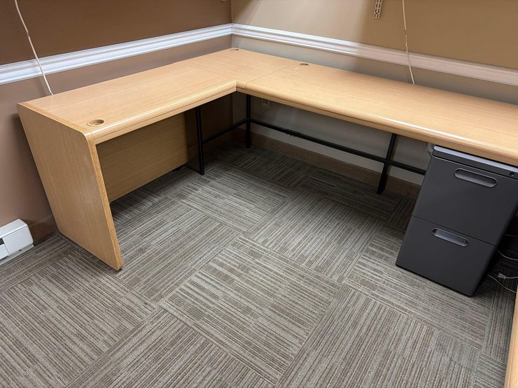 90”-x-98”-desk-image-3