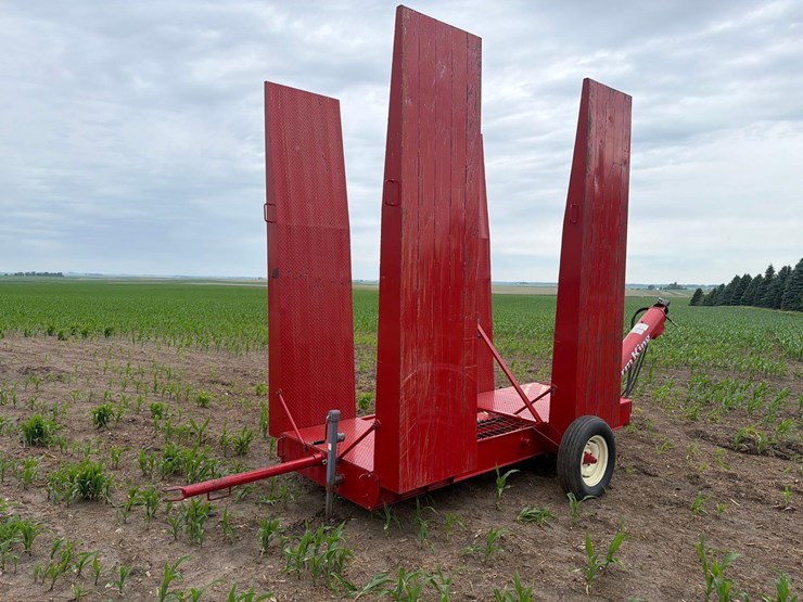 2016-farm-king-drive-over-hopper—1-owner-image-2