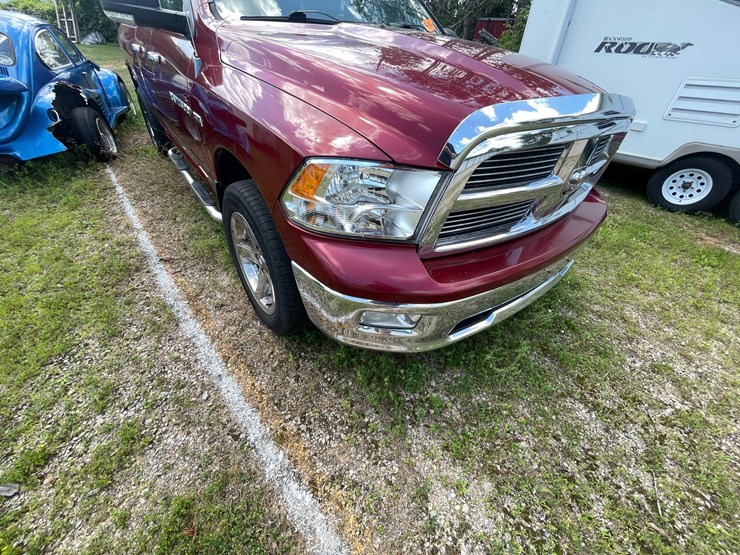 2011-dodge-1500-image-38
