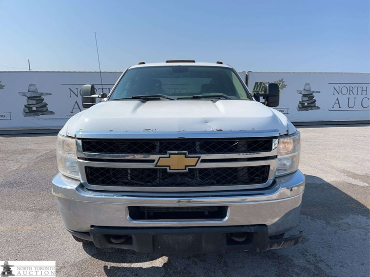 2012-chevrolet-silverado-3500hd-image-2