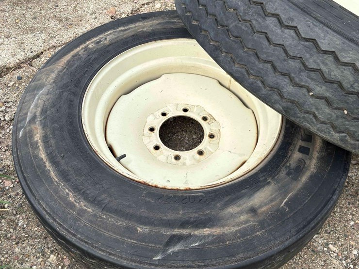 2---295/75r22.5-truck-rims-&-tires-image-6
