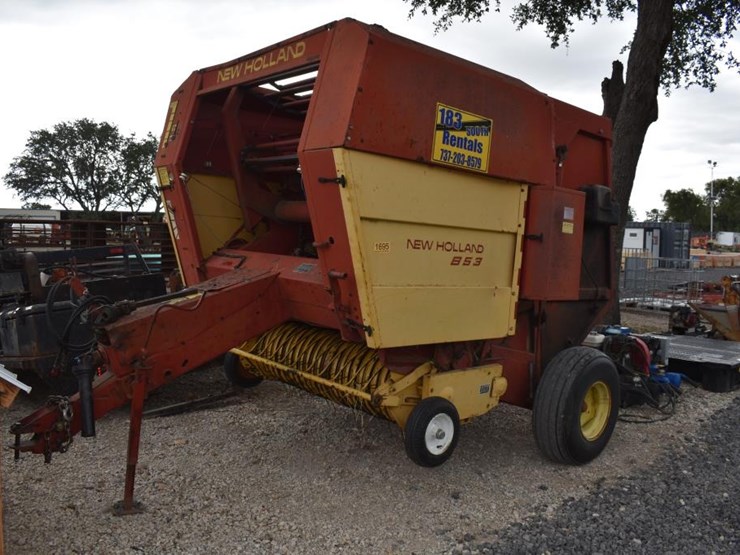 new-holland-853-image-1