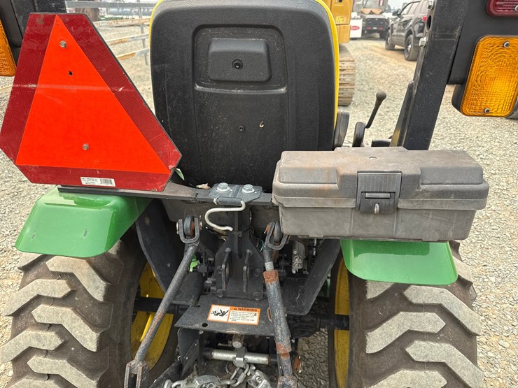 2014-john-deere-2025r-image-25