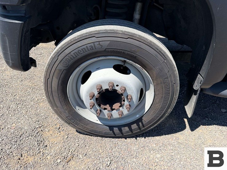 2013-ford-f550-image-12