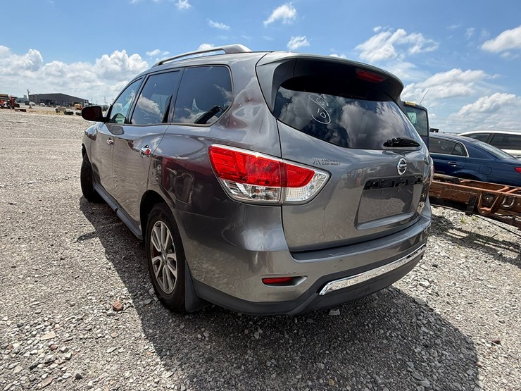 2016-nissan-pathfinder-image-13