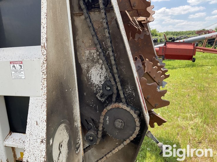 kuhn-2054-pull-type-hydra-push-manure-spreader-image-19