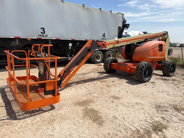 2013-jlg-600aj-image-1