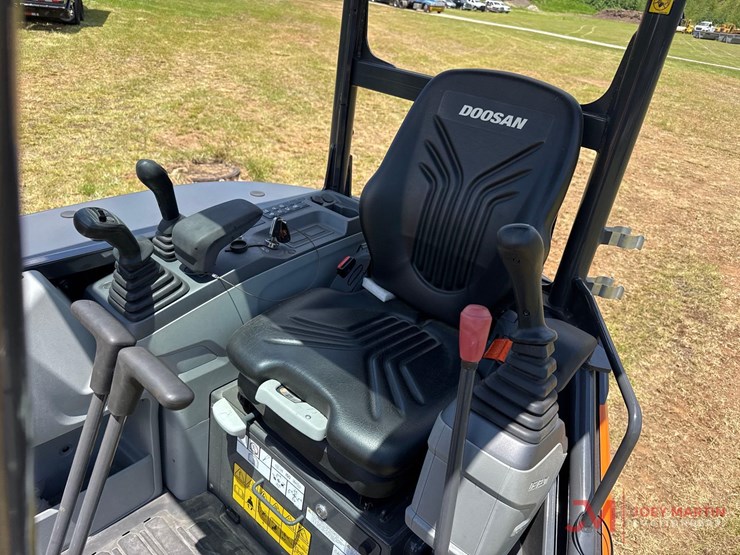 unused-2024-develon-dx-27z-mini-excavator-image-22